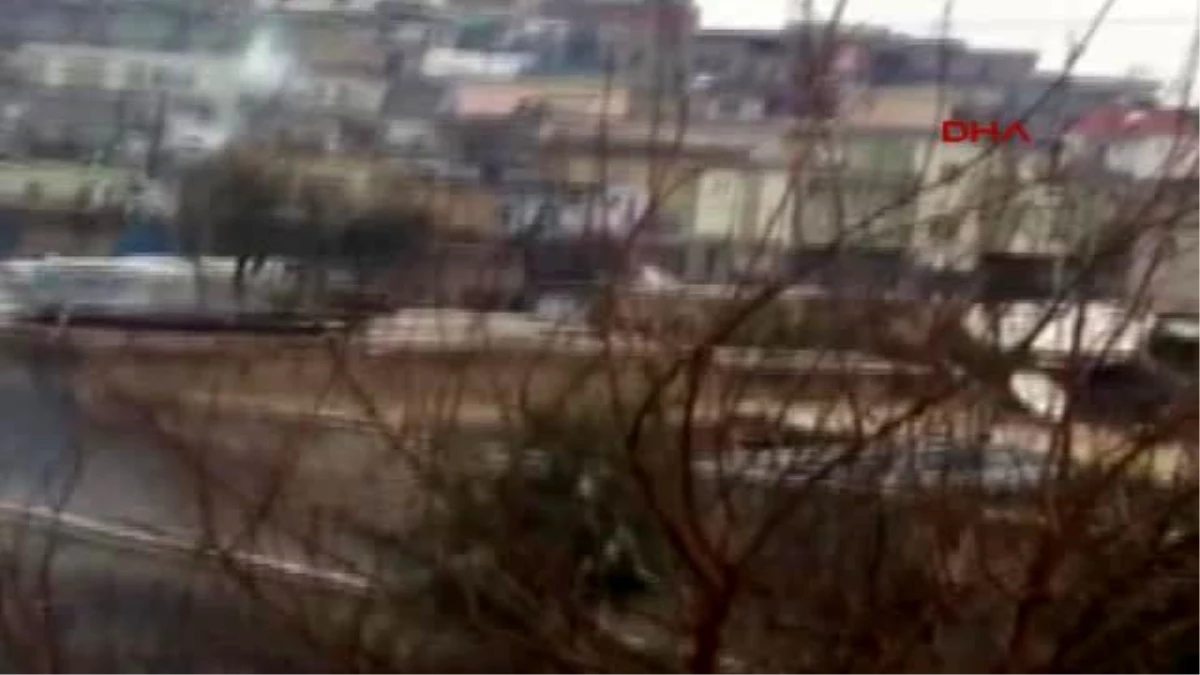 Nusaybin Cizre\'ye Yürümek İsteyen Hdp\'lilere Polis Müdahalesi