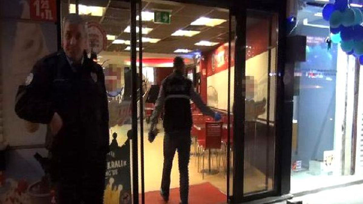 Restorant Tuvaletinde Altın Vuruş