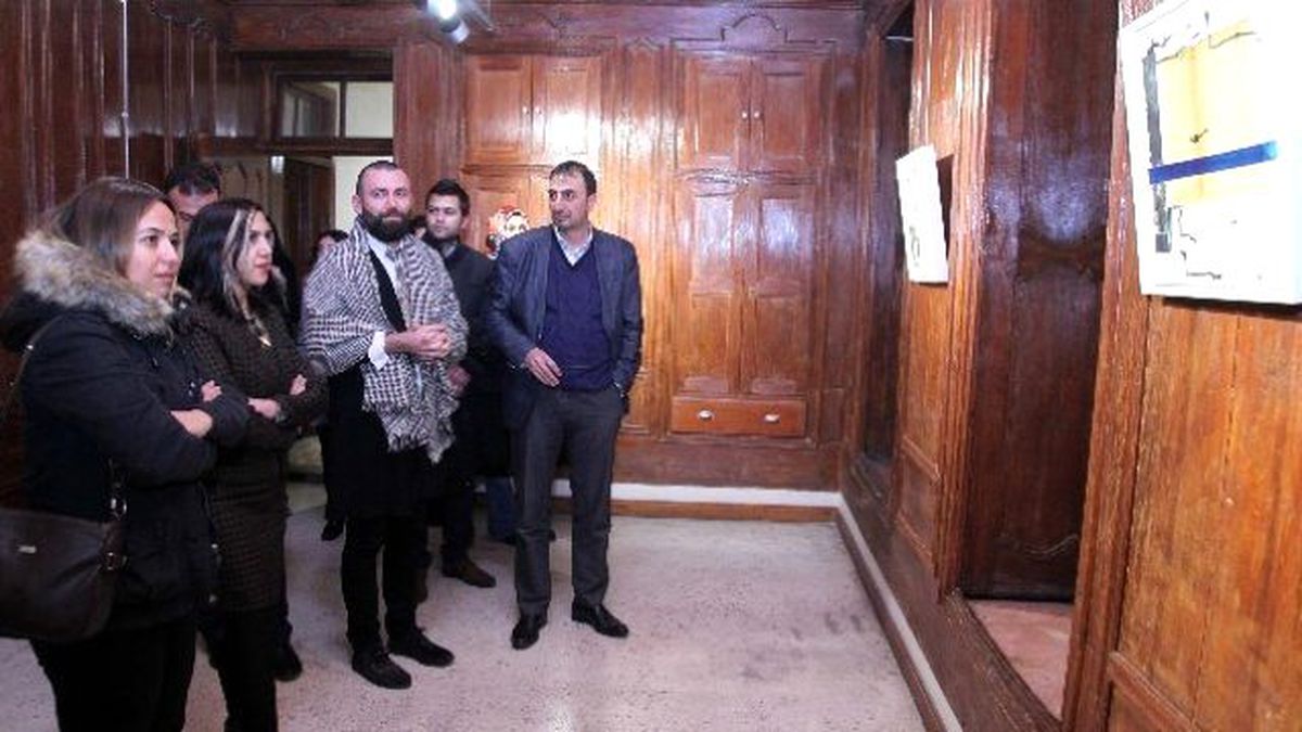 Sanatçı Rüstemoğlu\'nun "Elbet Bir Gün Buluşacağız" Sergisi Açıldı