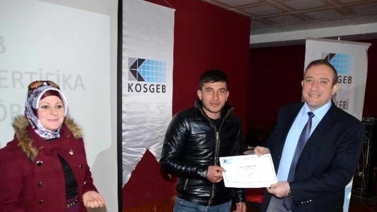 Sarıkamış\'ta 59 Kursiyere Katılım Belgesi Verildi