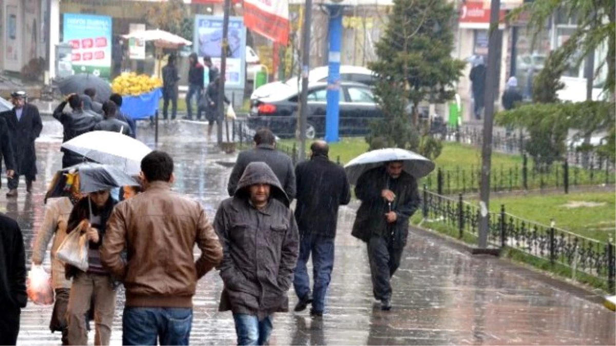 Siirt\'te Sağanak Yağış Etkili Oldu