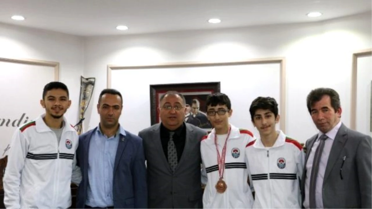 Taekwondocular Başkan Salman\'ı Ziyaret Etti