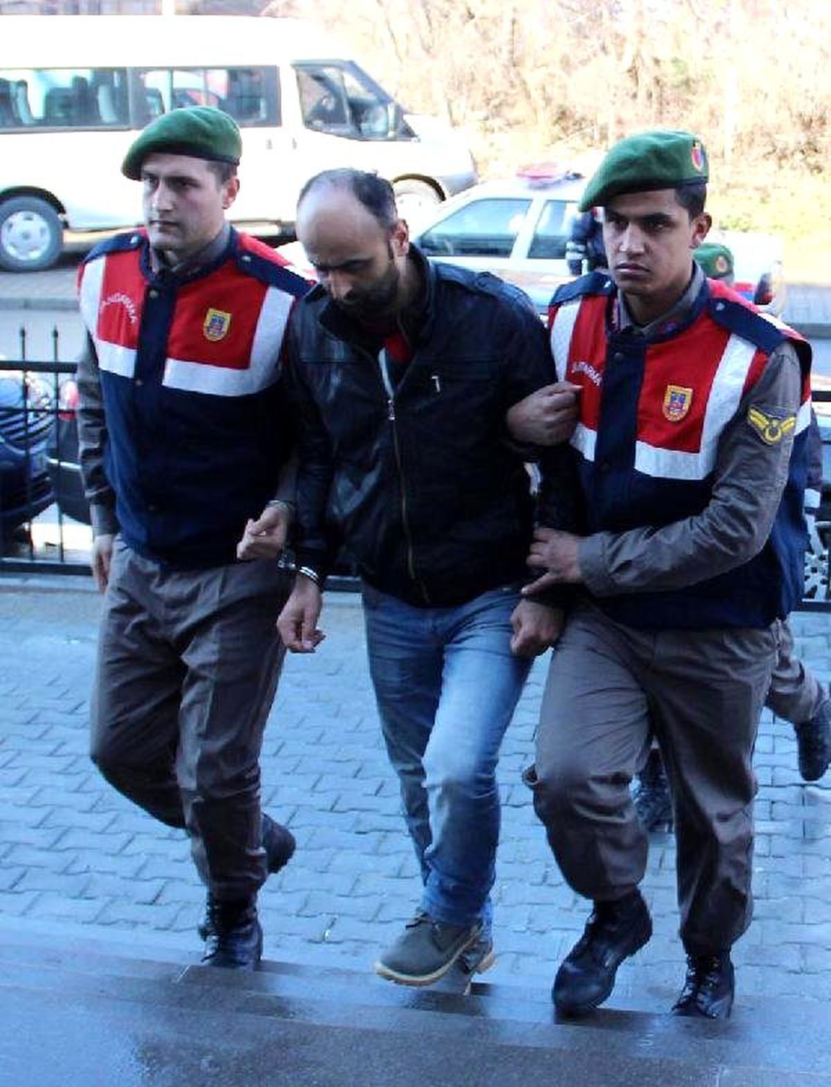 Tarım Aracında 1 Kilo Esrar Ele Geçirildi