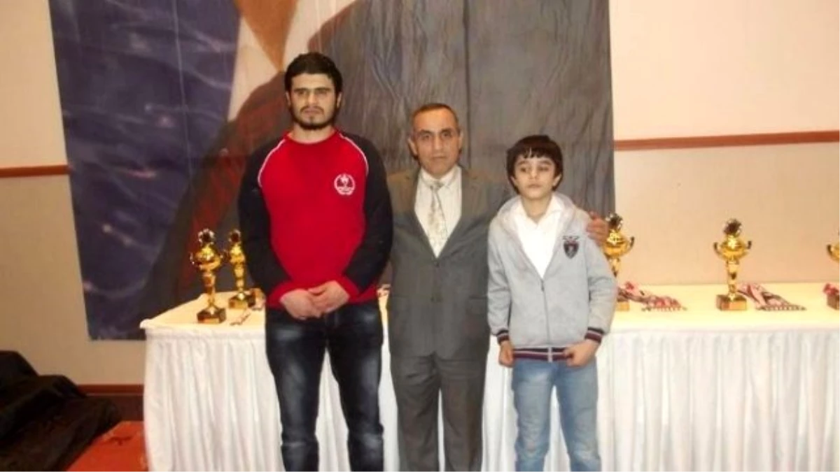 Yeşilyurt Görme Engelli Satranç Takımı, Antalya\'dan Başarılarla Döndü