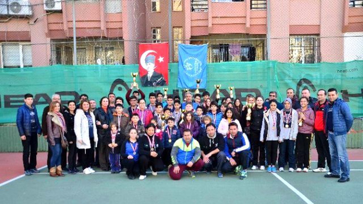 Yıldızlar ve Gençler Tenis İl Birinciliği Kış Kupası Sona Erdi