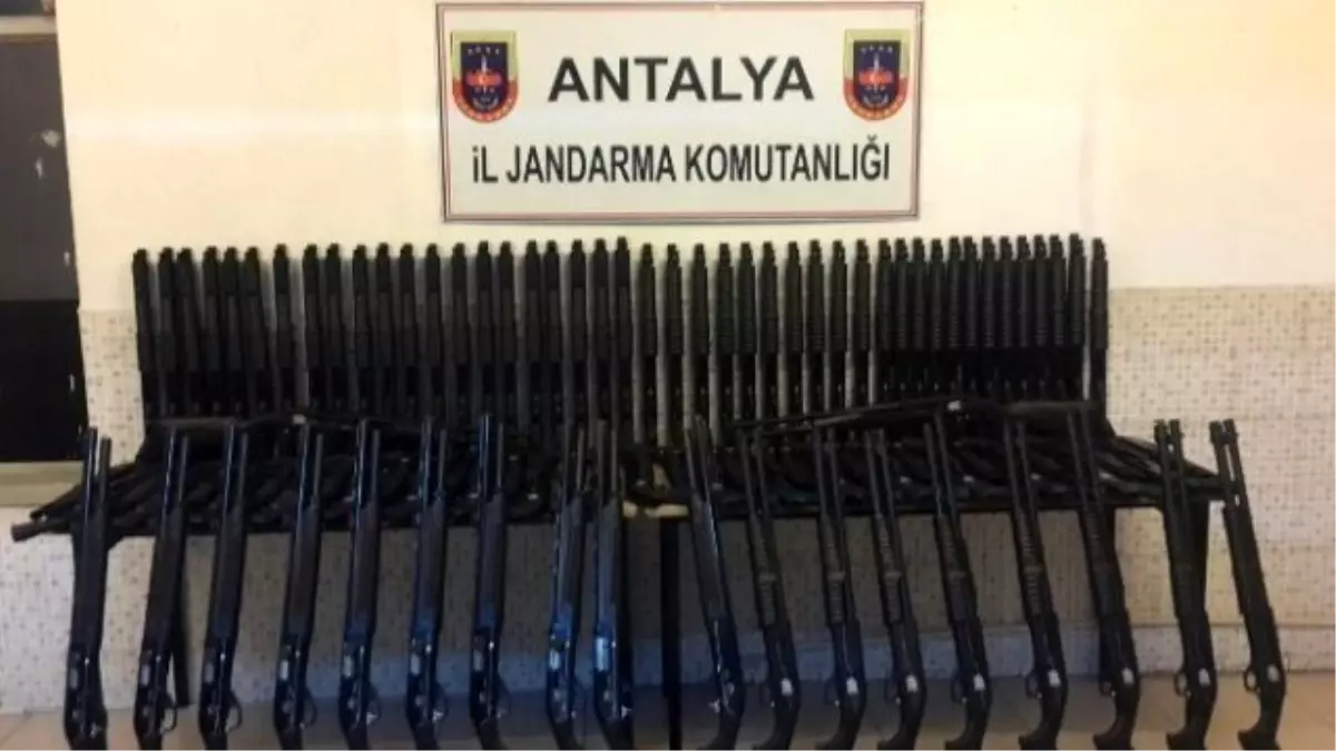 Antalya\'da Ruhsatsız Av Tüfeği Operasyonu