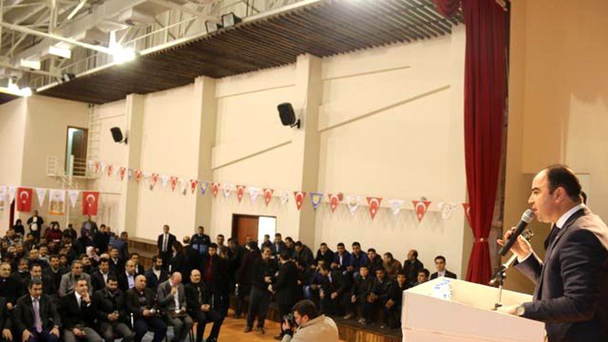 Çiftçi, Viranşehir\'de Halkla Buluştu