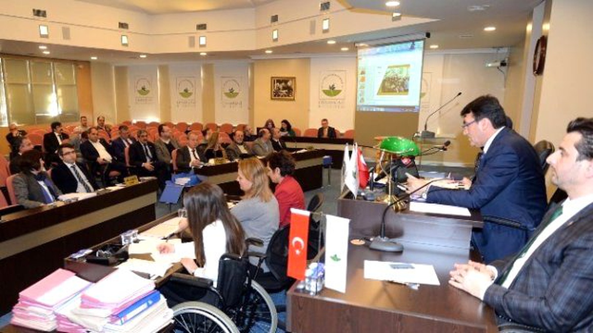Dündar: "Korupark\'la İlgili Mahkeme Kararı Doğrultusunda Gerekeni Yapacağız"