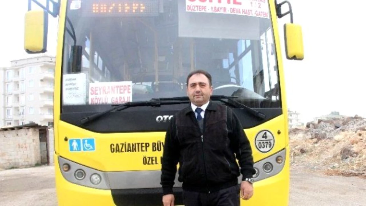 Gaziantep\'te Halk Otobüsüne Molotoflu Saldırı Güvenlik Kamerasında