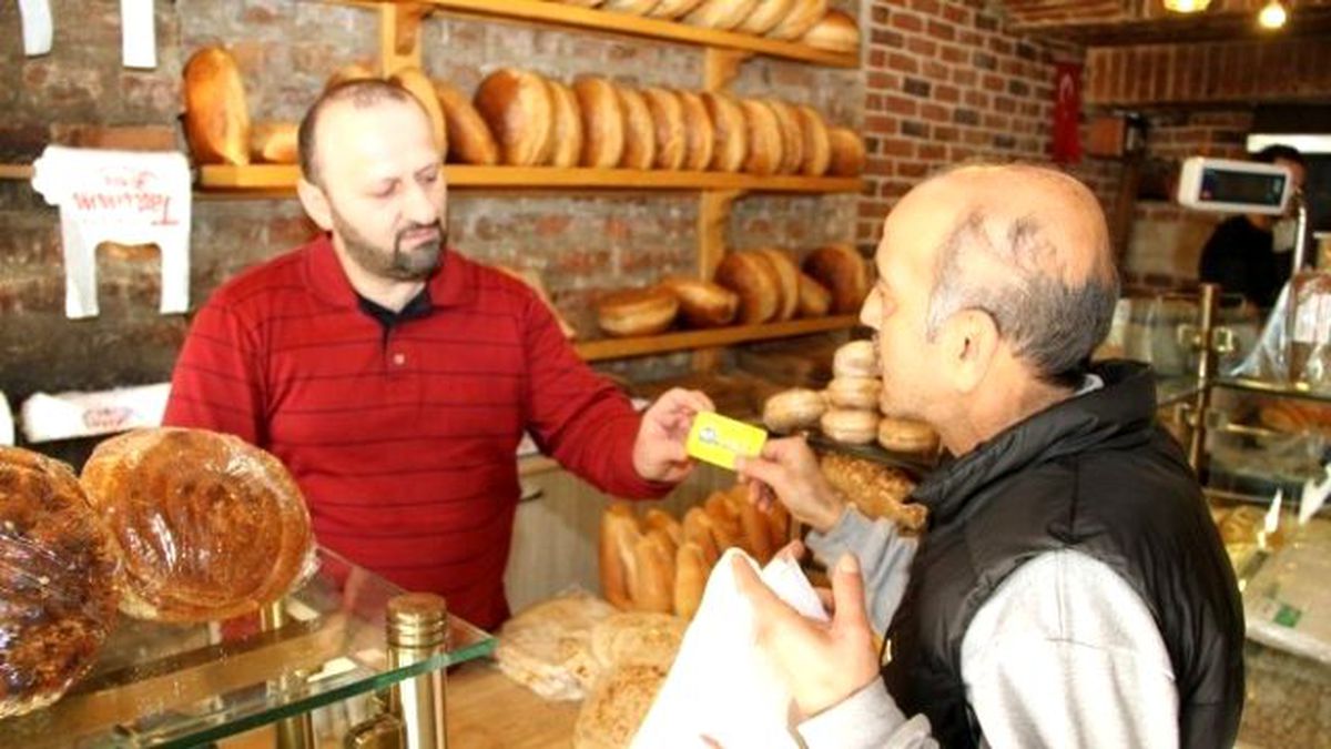 Gıda 41 Kart Sahiplerine Ekmek 1 Lira