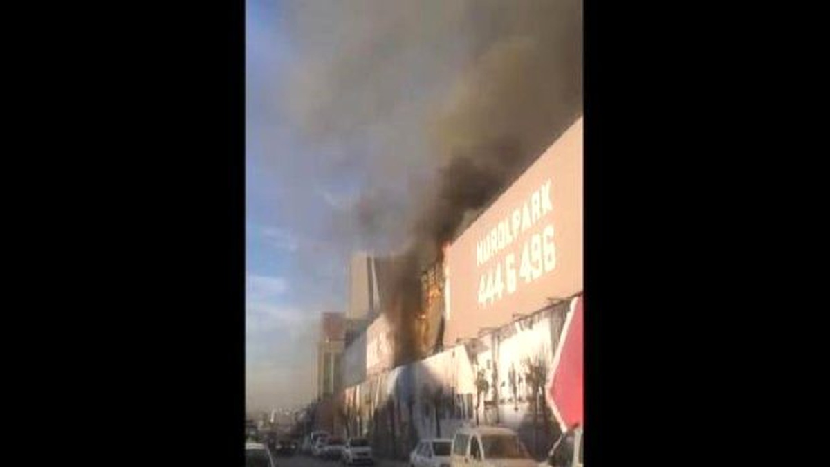 Güneşli\'de Bir İnşaattaki İşçi Koğuşlarında Yangın Çıktı