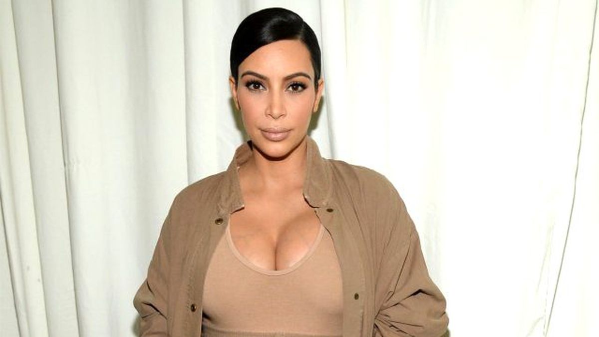 Kim Kardashian: Dev Göğüslerimden Nefret Ediyorum