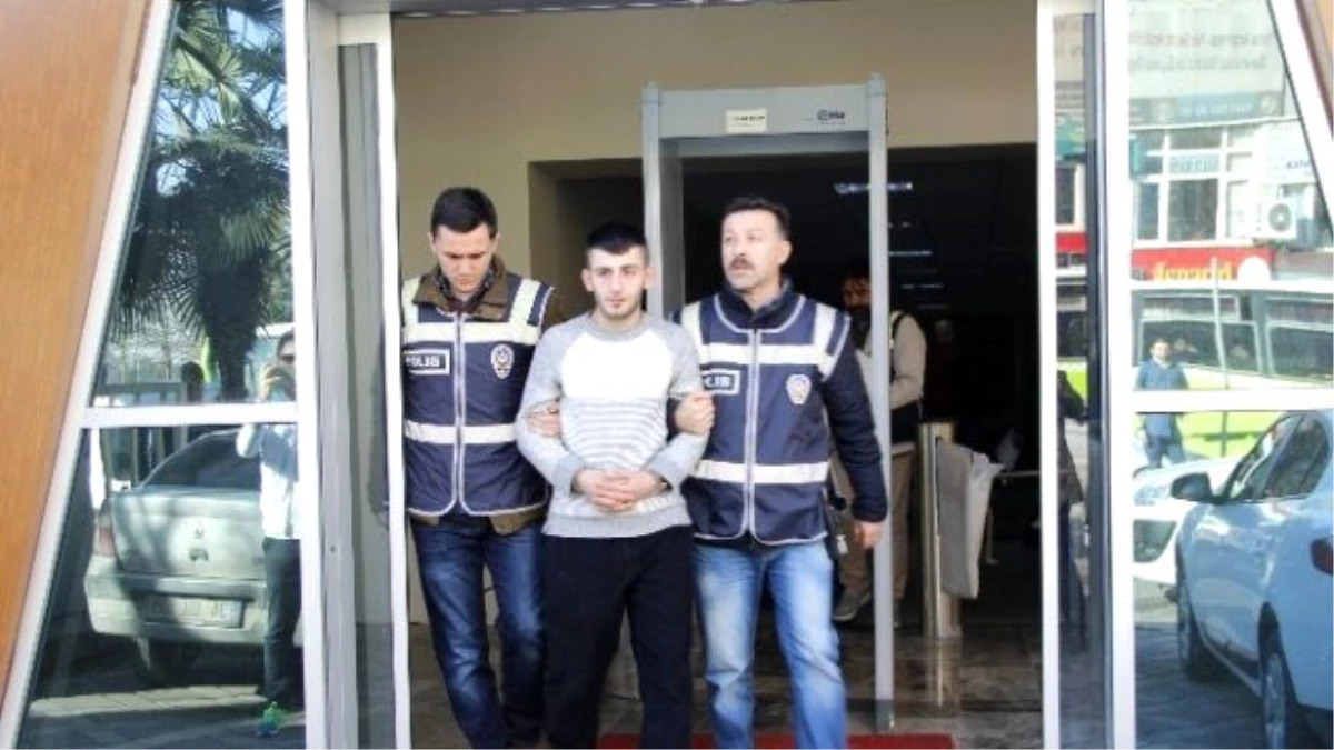 Kocaeli\'de Hırsızlık Yapan 3 Kişi İstanbul\'da Yakalandı
