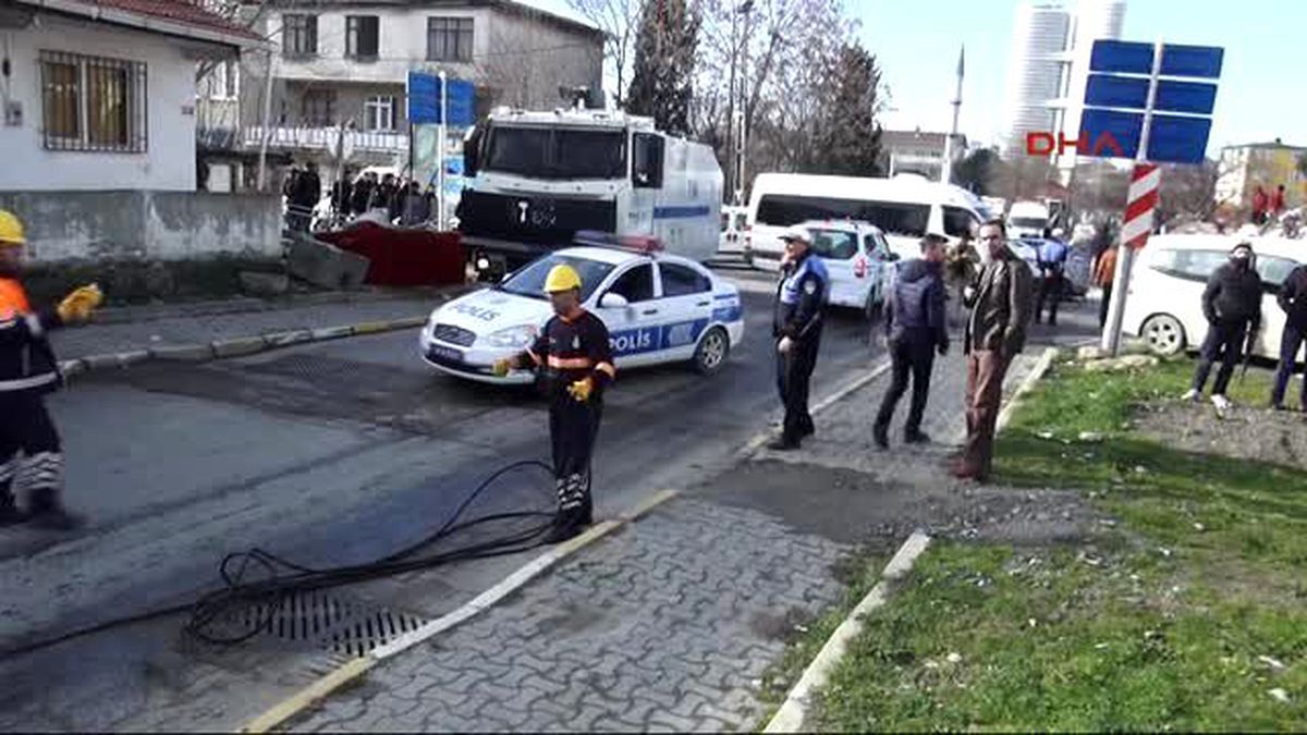 Kurbağalıdere Yanındaki Gecekondular Yıkılıyor