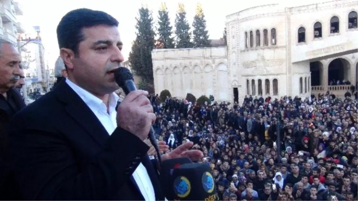 Selahattin Demirtaş ve Kamuran Yüksek Nusaybin\'de