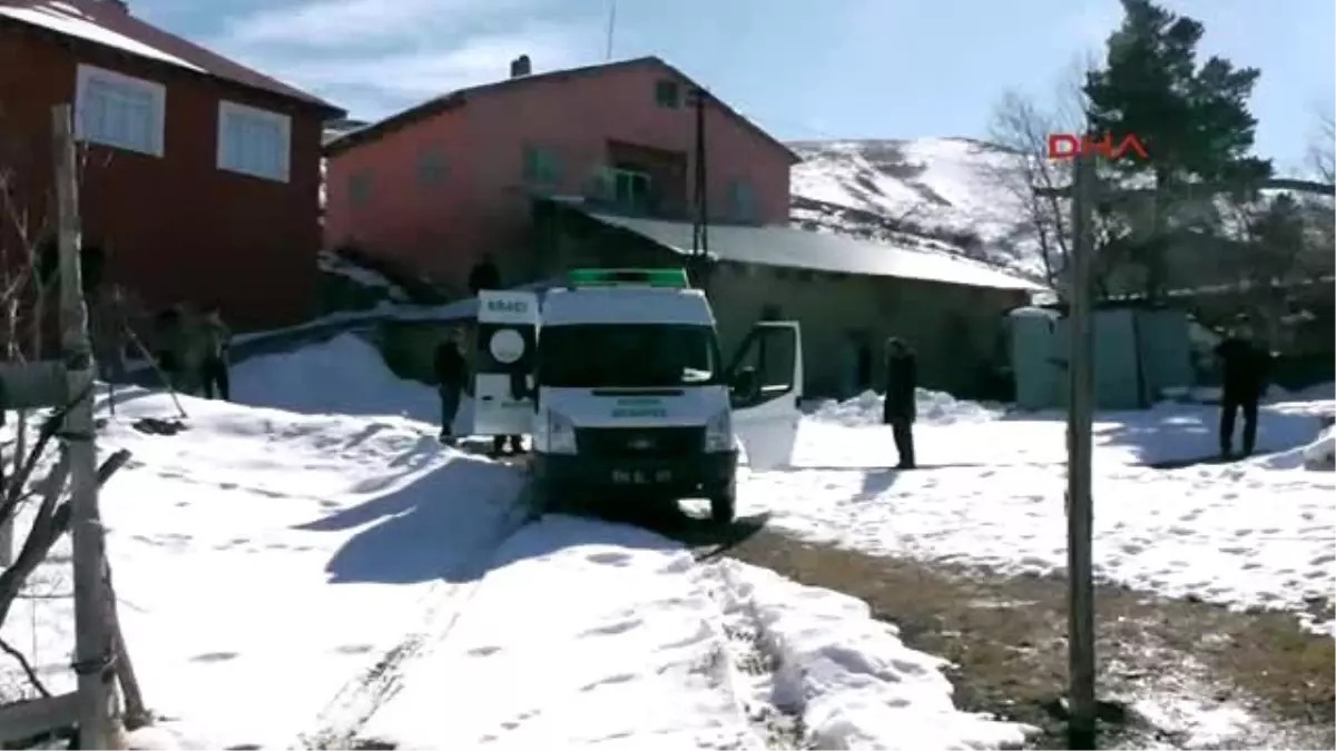 Sivas Evinin Önünde Donarak Ölmüş Halde Bulundu