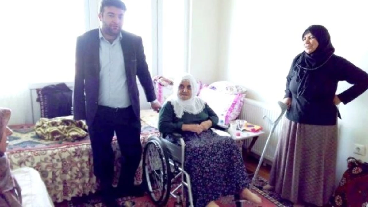 Anadolu Sakatlar Derneğinden Tekerlekli Sandalye Yardımı
