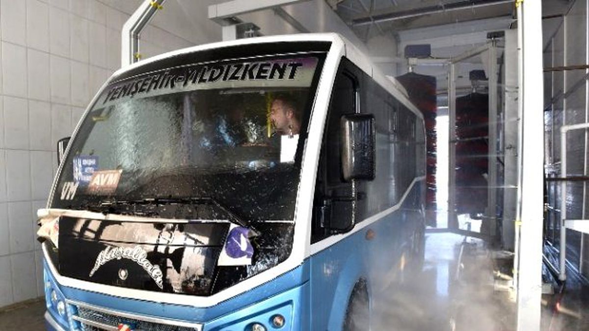 Büyükşehir, Minibüsleri de Dezenfekte Ediyor