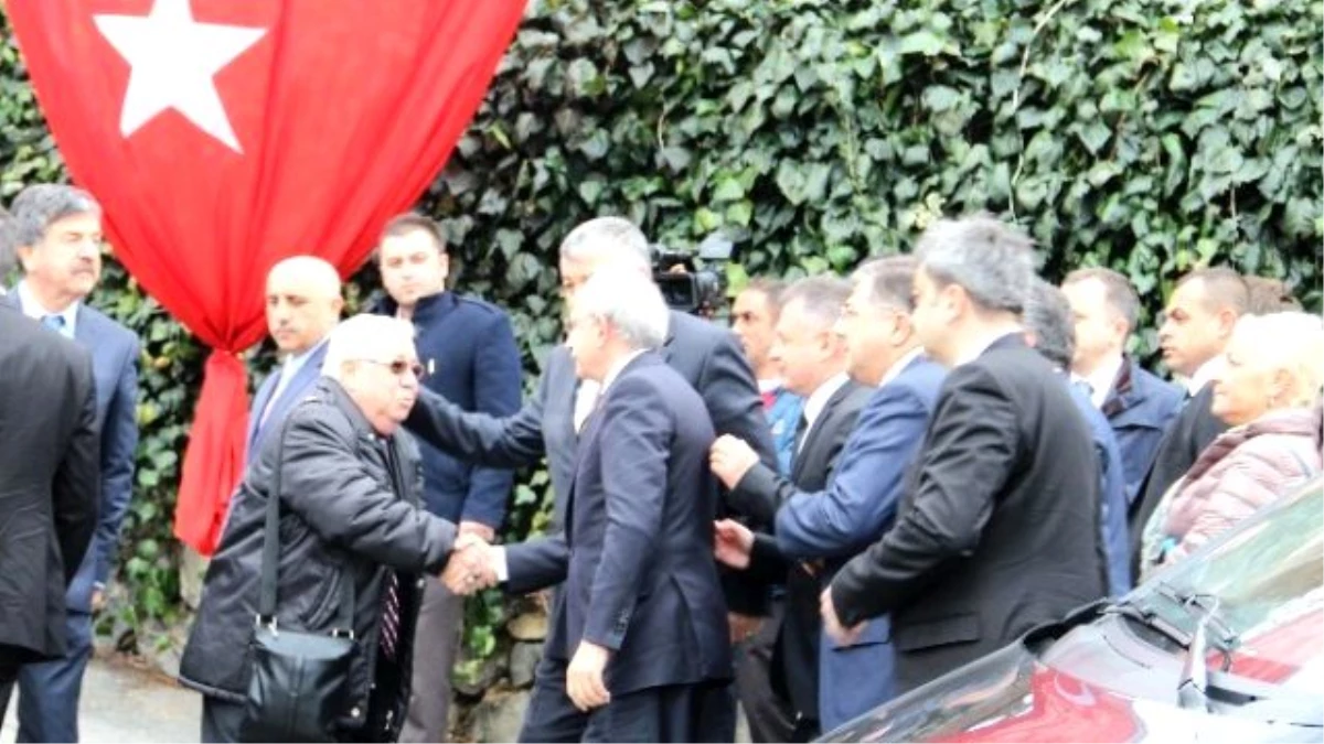 CHP Lideri Kılıçdaroğlu\'ndan Şehit Ailesine Taziye Ziyareti