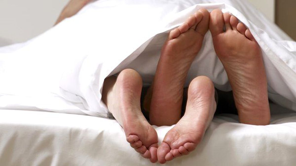 Yaşlı Adamın Cinsel Organı İlişki Sırasında Partnerinin İçinde Kaldı