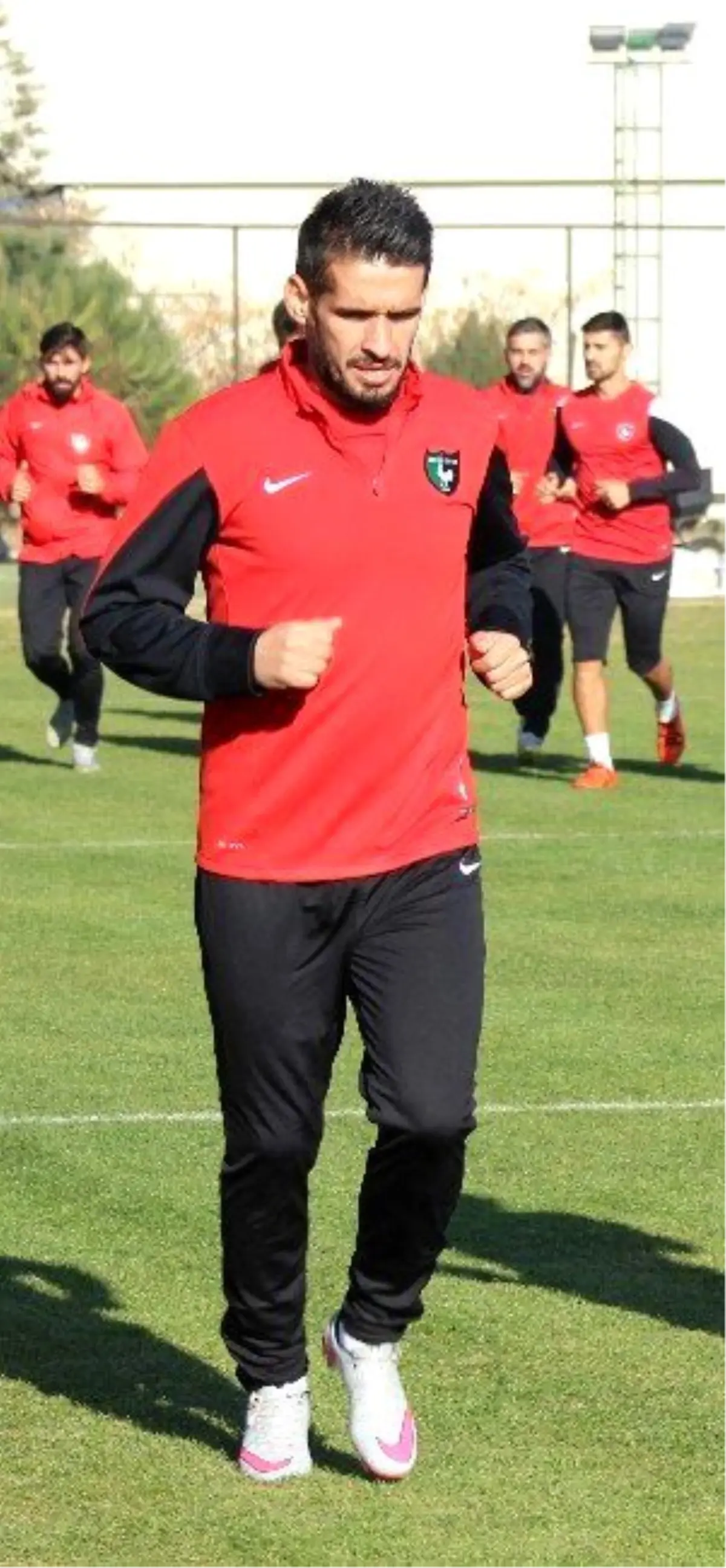 Denizlispor\'da Veli Sakatlandı