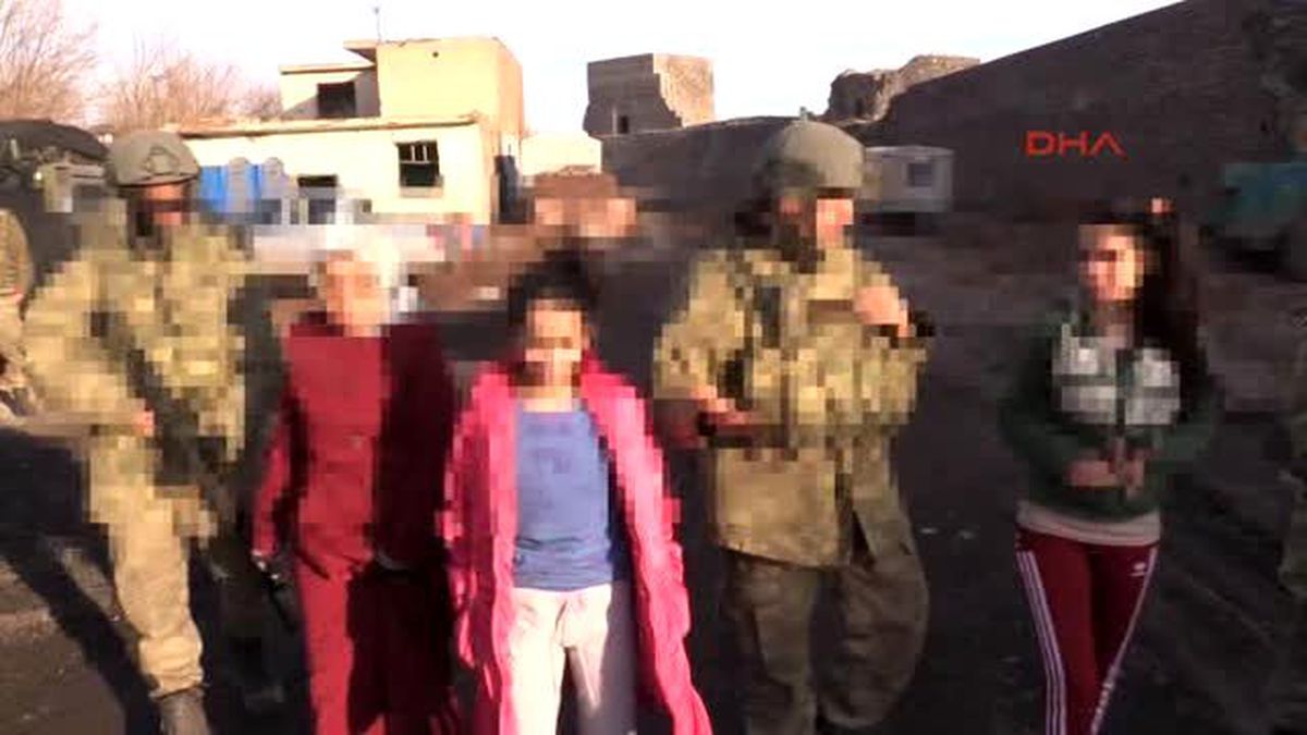 Jandarma, Sur'da Mahsur Kalan Aileyi Kurtardı