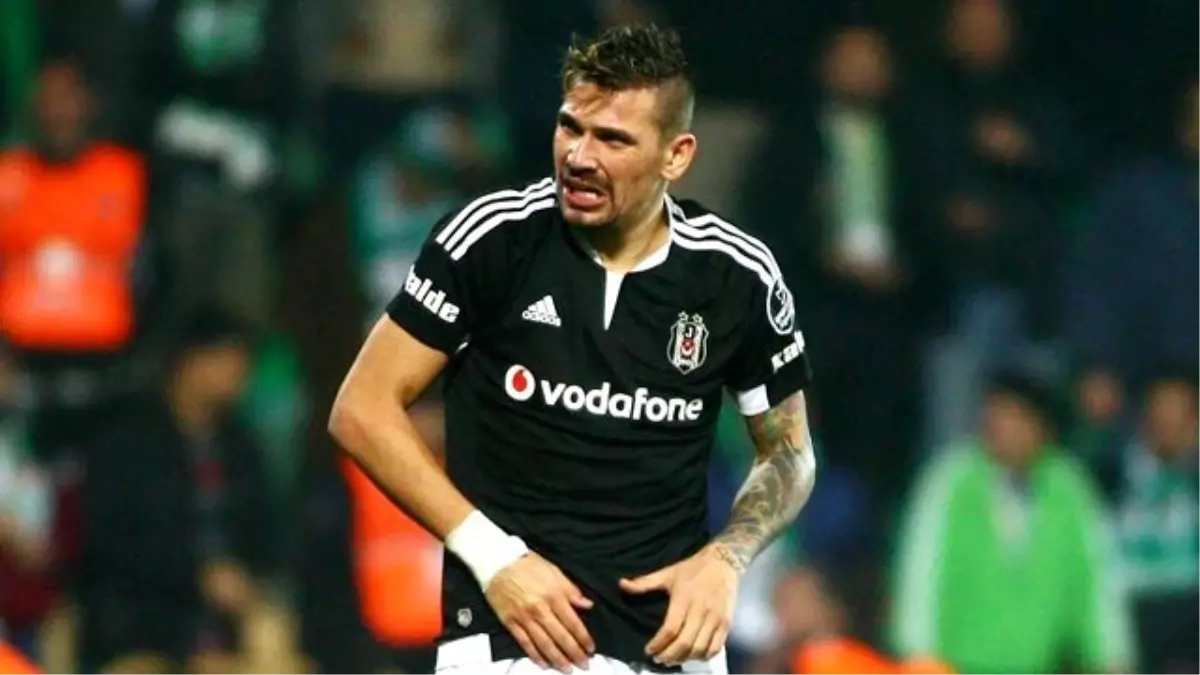 Ersan Adem Gülüm, Beşiktaş Taraftarlarına Veda Etti