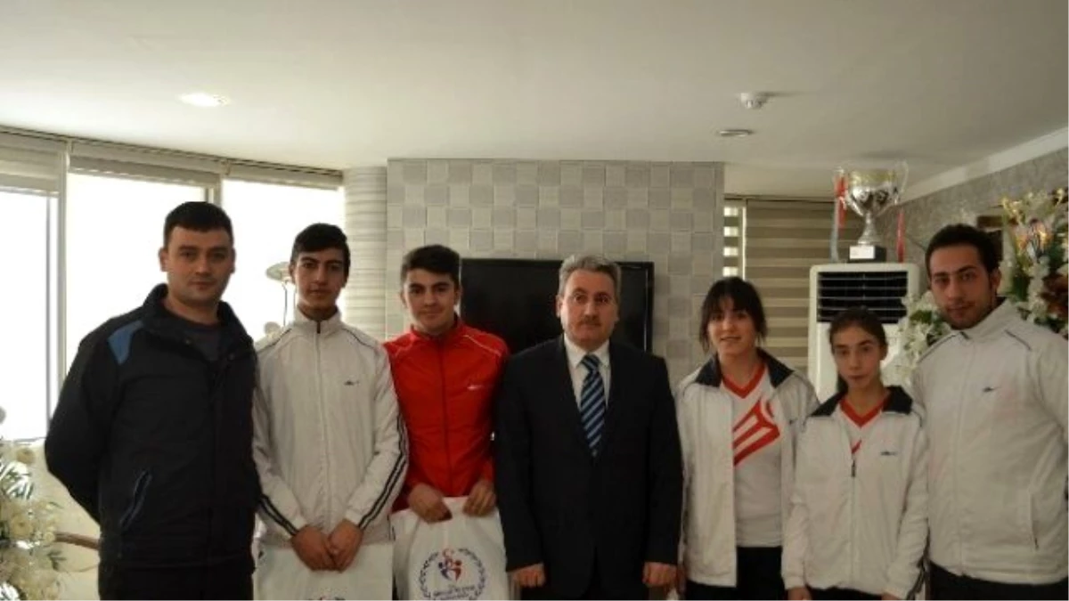 Erzurumlu Curlıngçiler Olimpiyat Yolcusu
