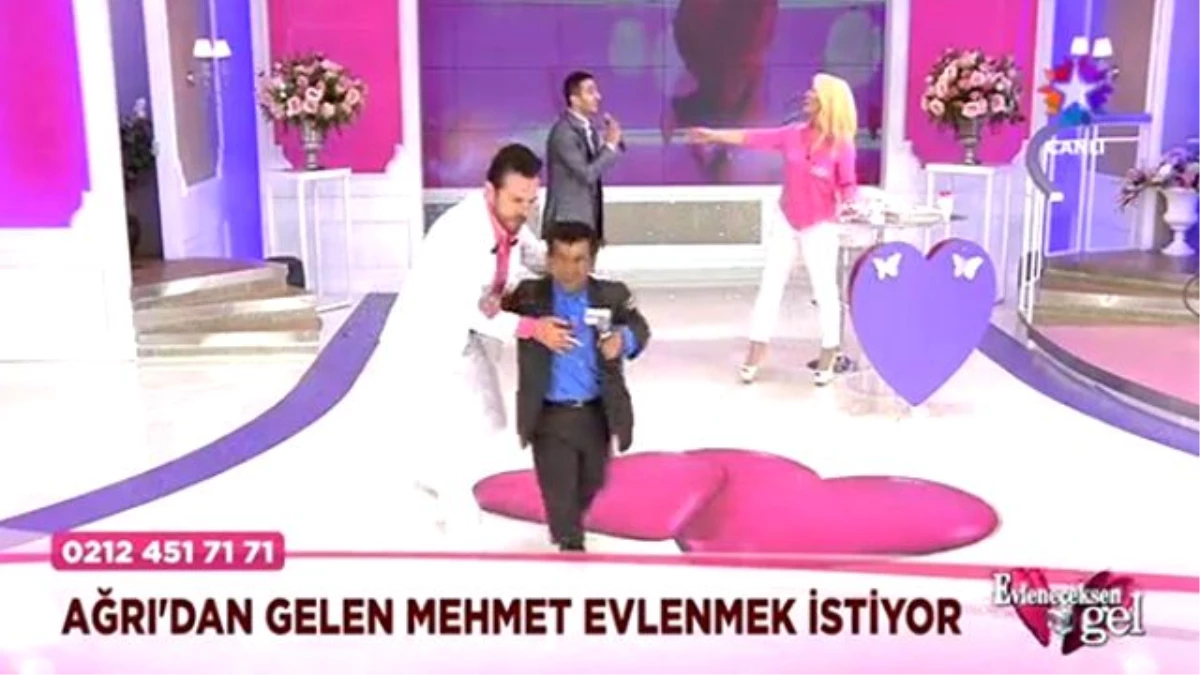 İzdivaç Programında Zaptedilemeyen Damat Adayı Stüdyodan Çıkartıldı