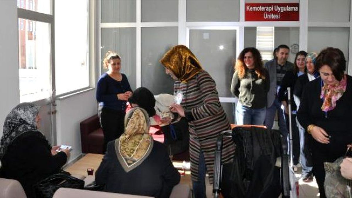 Kanser Hastalarından Kemotorapi Gören Hastalara Moral
