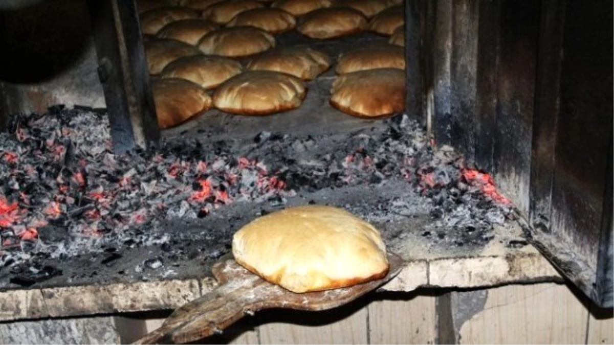 Kaymakam Hem Tanıttı Hem de İkram Etti