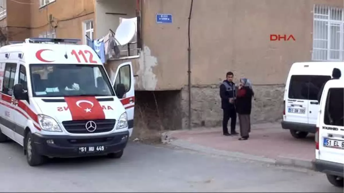 Sınıf Öğretmeni "Çok Borcum Var" Notu Bırakarak İntihar Etti