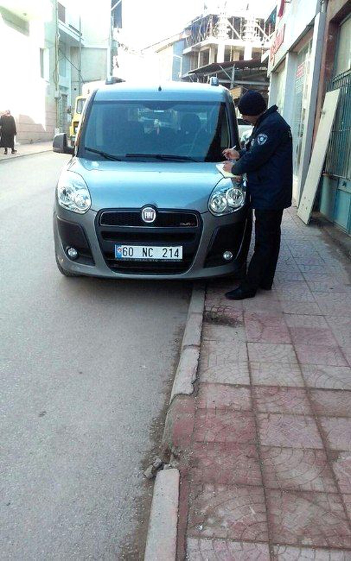 Niksar\'da Kaldırım İşgallerine Karşı Zabıtanın Mücadelesi