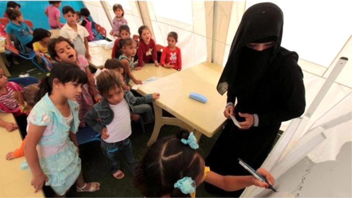 Türkiye\'deki Suriyeli Öğretmenlerin Maaşları UNICEF\'den