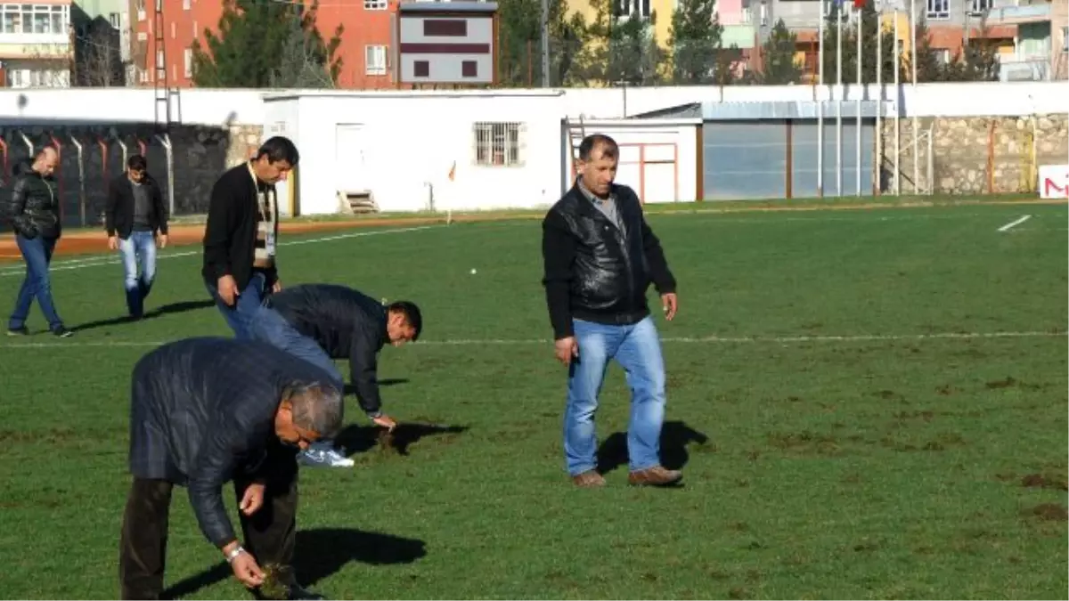 Zemini Bozuk Olan Saha Tepki Çekti