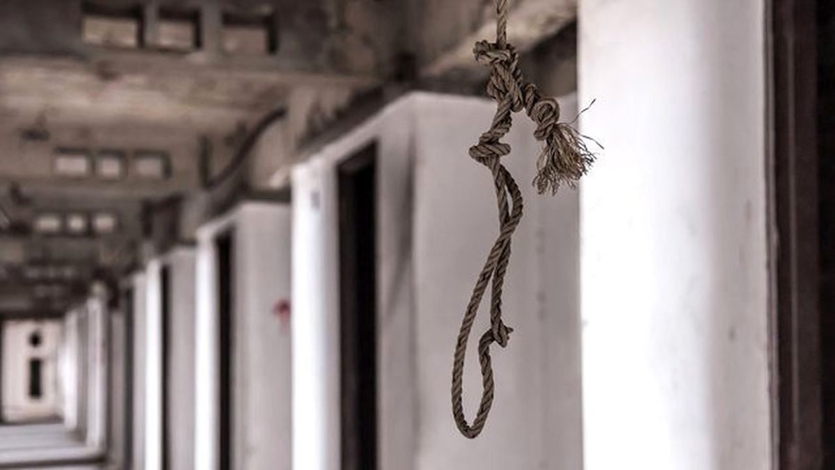 28 Yıl Sonra Evlatlık Olduğunu Öğrendi, Kendini Astı!