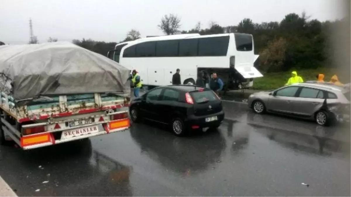 Aracından İnen Otobüs Şoförü Kazaya Hayatını Kaybetti