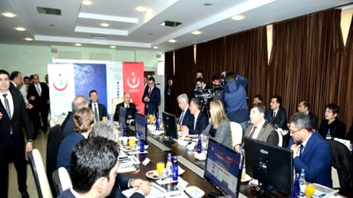 Bakan Müezzinoğlu Bölge Sağlık Temsilcileri İle Toplantı Yaptı