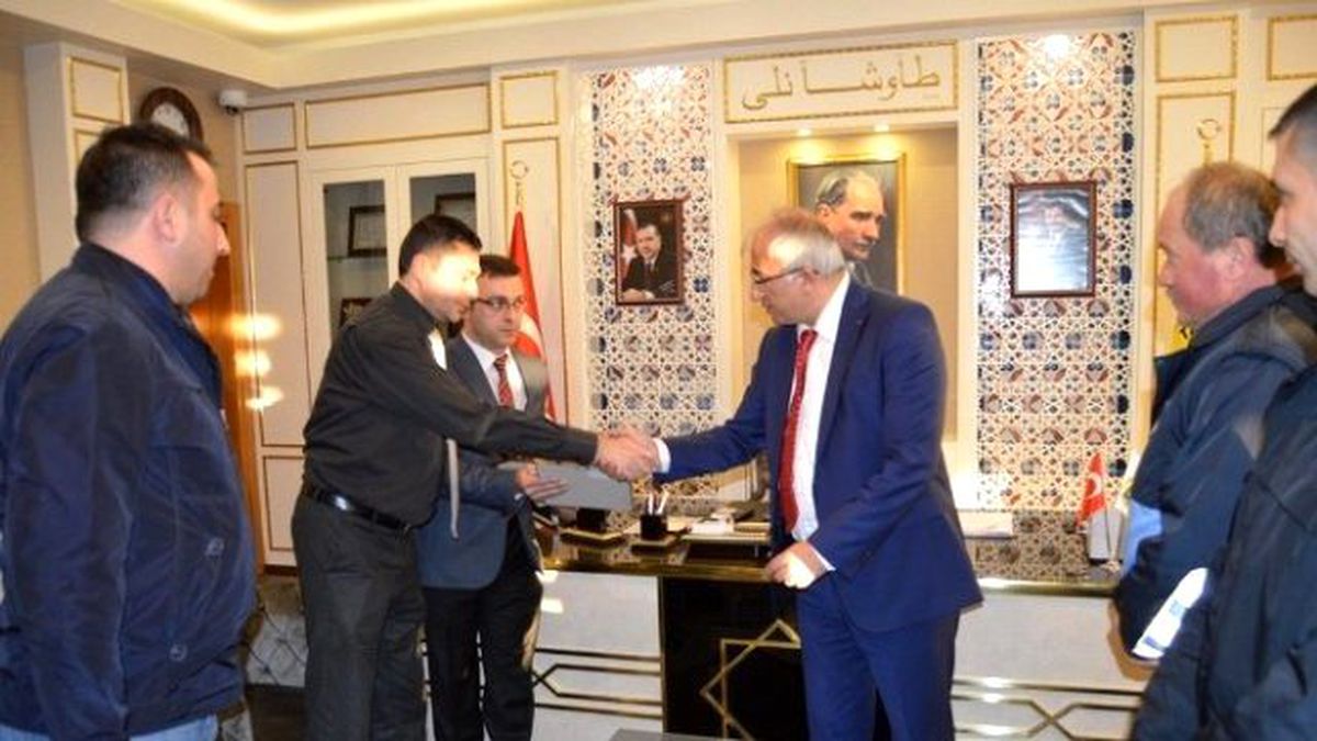Bakkallar Odasından Zabıtalara Teşekkür Plaketi