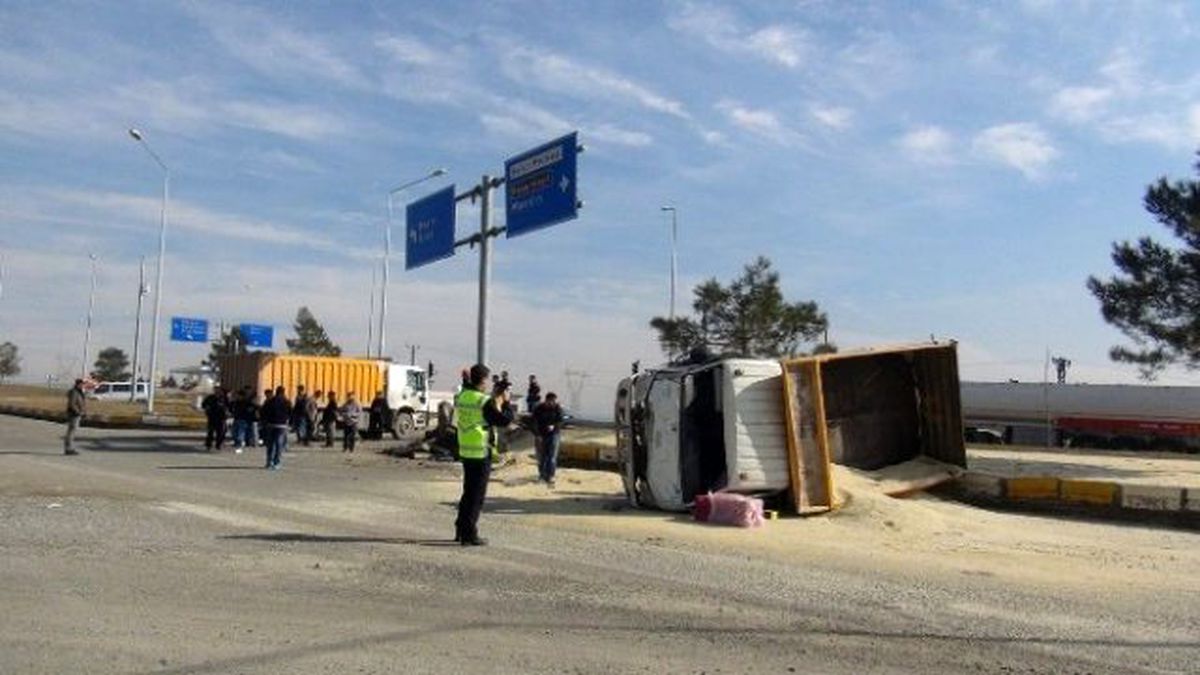 Batman\'da Trafik Kazası: 2 Yaralı