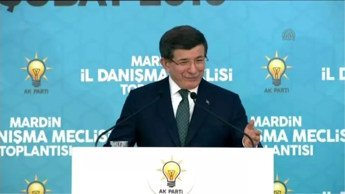 Davutoğlu: "Biz Çelik Yeleği Taşımayız, Milletimizin Çelik Yüreğine Sığınırız"