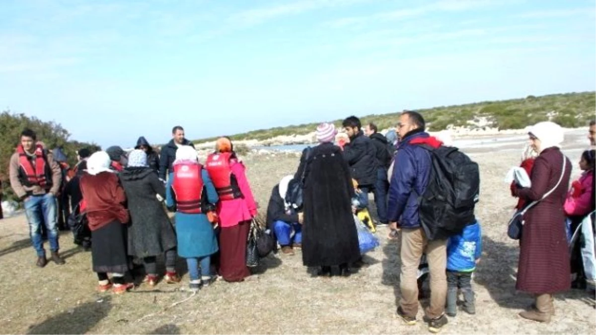 Didim\'de Göçmenlerin Bıraktıkları Eşyalar Belediye Tarafından İmha Ediliyor