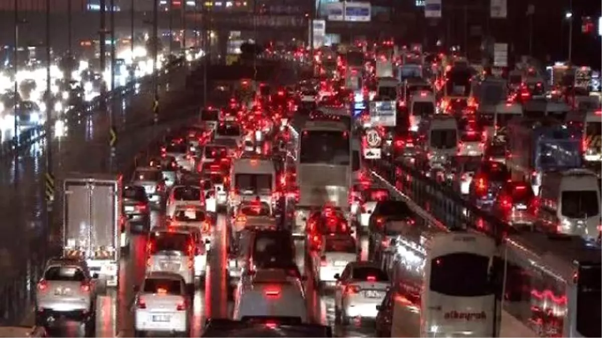 İstanbul\'da Trafik Çilesi...