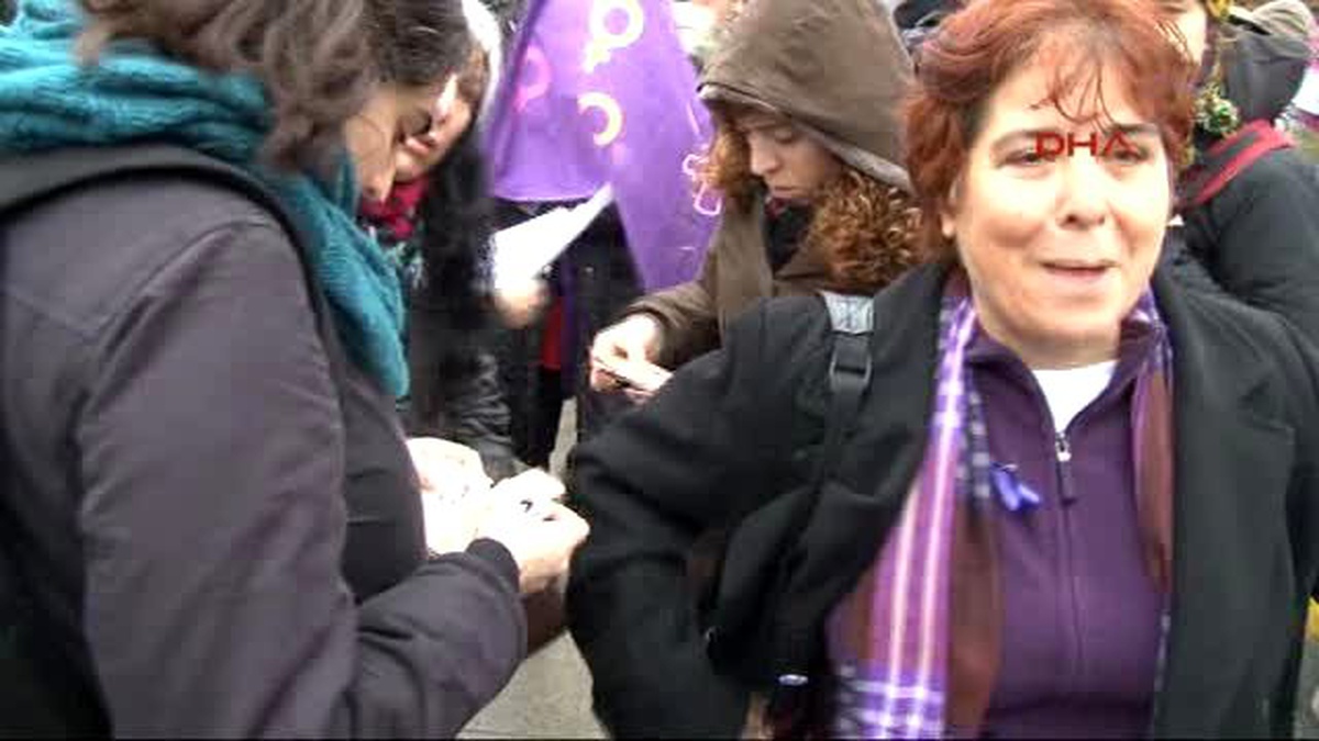 Kadınlar "Barış Nöbeti" İçin Diyarbakır\'a Gitti