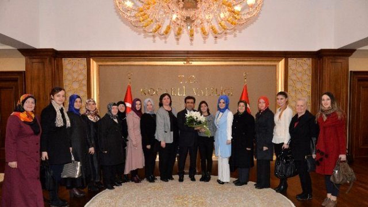 Kent Konseyi Kadın Meclisi\'nden Vali Güzeloğlu\'na Ziyaret