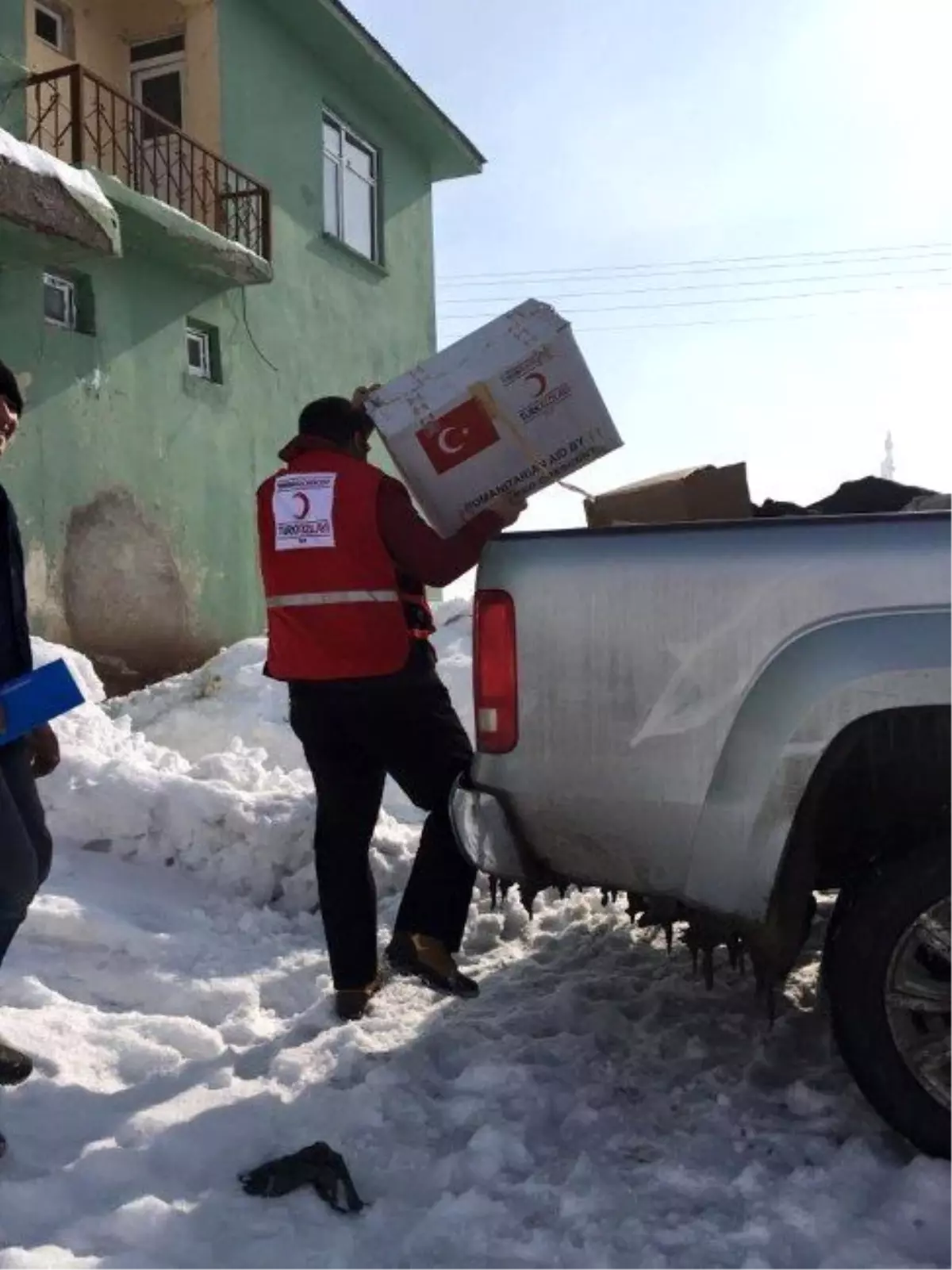 Kızılay\'dan Şırnaklı Üç Aileye Yardım