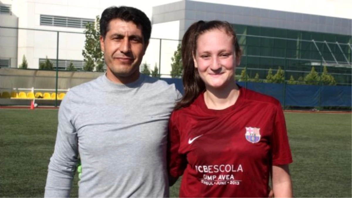 "Kızsın Futbol Oynayamazsın" Dediler, Milli Takım Kalecisi Oldu