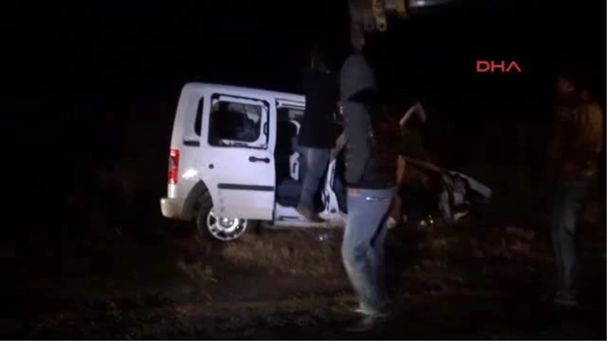 Konya Yolcu Midibüsü ile Hafif Ticari Araç Kaza Yaptı: 26 Yaralı