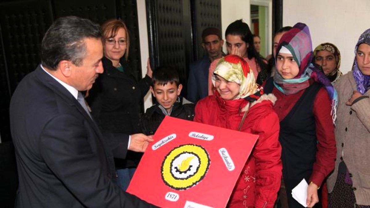 Özel Eğitim Öğrencilerinden Başkan Tutal\'a Ziyaret