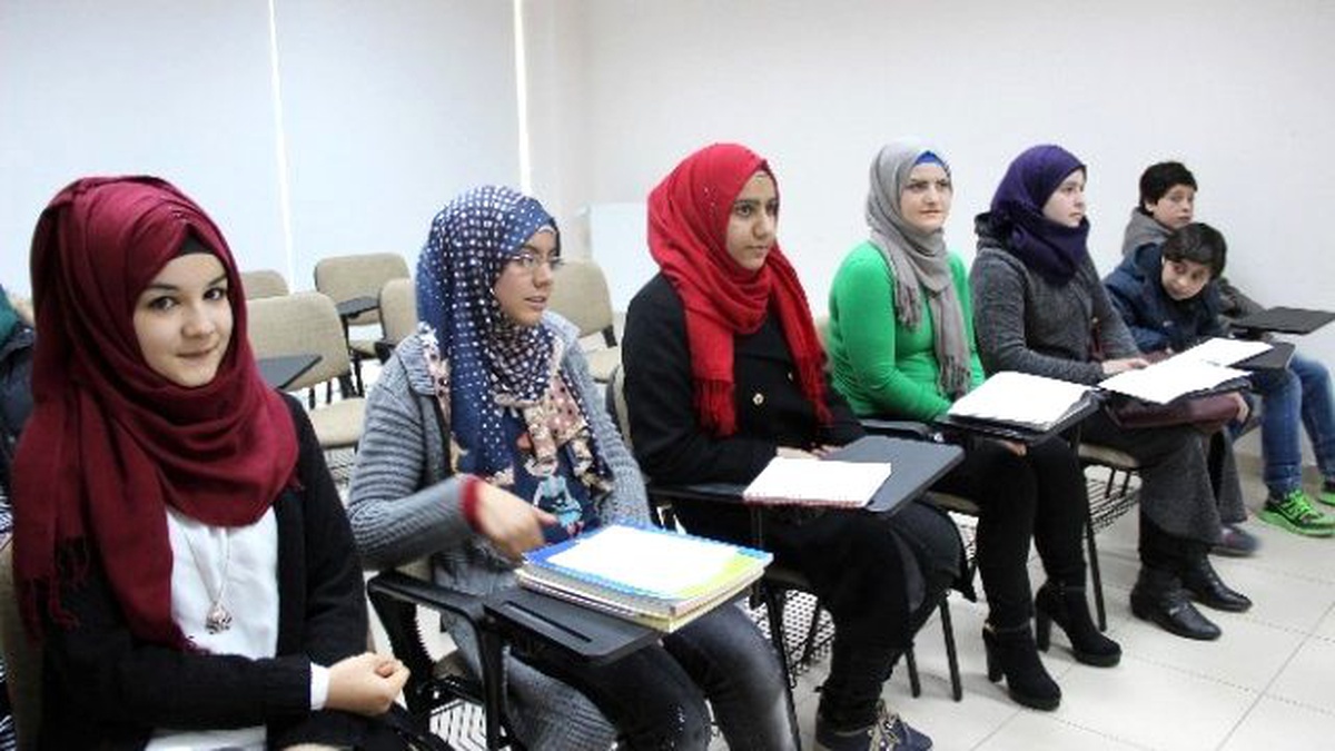 Karaman\'da Sığınmacı Ailelerin Çocukları Türkçe Öğreniyor